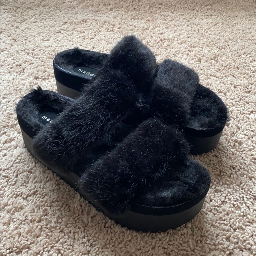 FURRY PLATFORM SLIDES